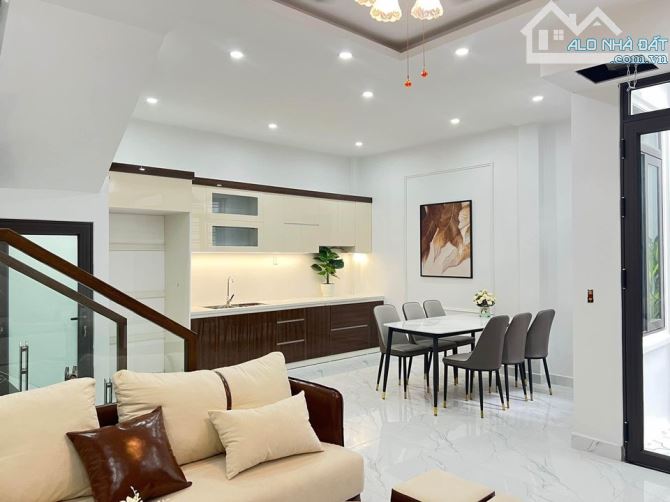 BÁN NHÀ –Tân Xuân-vỉa hè -kinh doanh –82M 6 tầng 11.5 TỶ