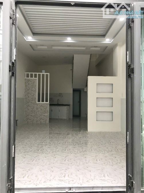 Chính Chủ cho thuê nhà Lạc Long Quân 40m2 , nhà mới