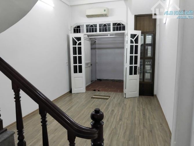 CHO THUÊ LÀM CHDV, Home stay NHÀ NGUYÊN CĂN NGÕ 71 TÂN ẤP, 41M2, 4 T, 4 N, 3 WC, 12.5