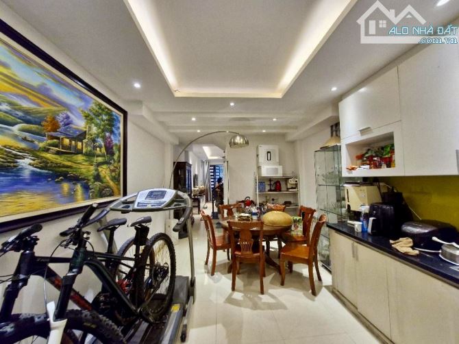 Bán nhà Thanh Am 4 tầng, lô góc full nội thất, oto, ở luôn giá 6 tỷ hơn