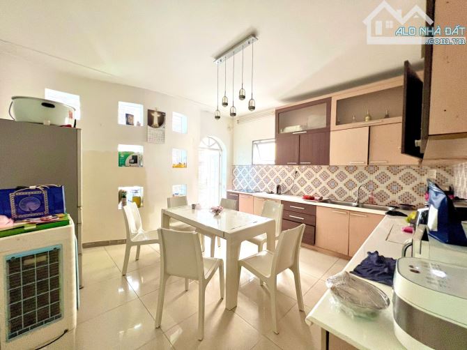 Bán nhà hẻm VIP 67 Hoàng Hoa Thám, P6, 90m2, chỉ có 7.5 tỷ TL - 13