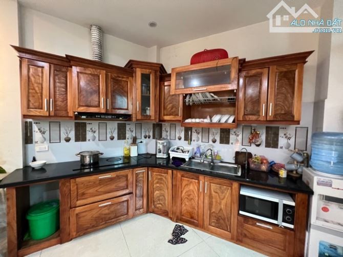 Bán nhà Ngô Gia Tự- Việt Hưng- Long Biên. DT 110m2. Nhà 3 tầng, cách ô tô 60m, giá 9.92 tỷ - 2