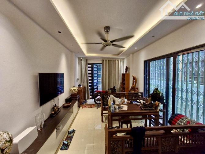 Bán nhà Thanh Am 4 tầng, lô góc full nội thất, oto, ở luôn giá 6 tỷ hơn - 2