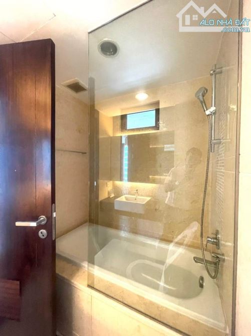 Bán chung cư Hoàng Thành VIP nhất Hà Nội View cực đẹp DT 124m gồm PK, 2PN, 2Wc Giá 17.9 tỷ - 3