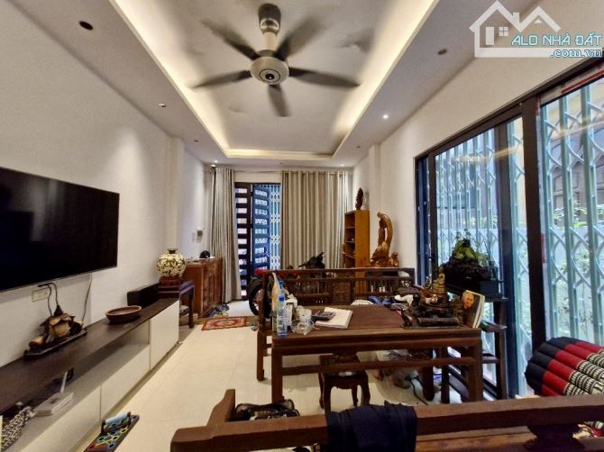 Bán nhà Thanh Am 4 tầng, lô góc full nội thất, oto, ở luôn giá 6 tỷ hơn - 3