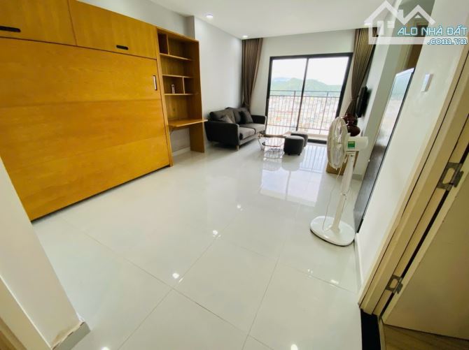 Cho thuê căn hộ 2 phòng ngủ 70m2 DQUA Phan Chu Trinh view phố - 5