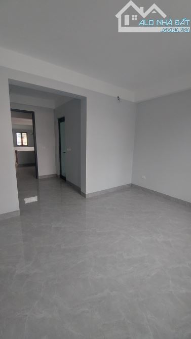 CHO THUÊ NHÀ NGUYÊN CĂN LIỀN KỀ 80m2 nhà ở CBNV bộ CA - Tân Triều