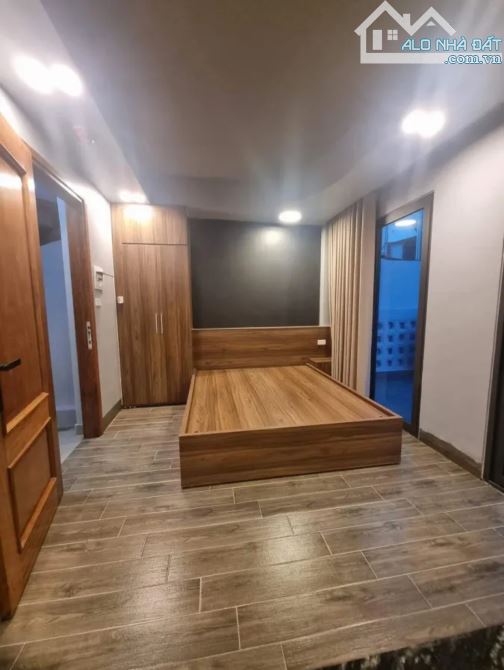 Bán nhà Tòa Apartement CHDV, phố Xuân Diệu,Tây Hồ, 9T, 95m, Mtien 10m, 100triệutháng