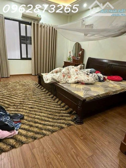 Bán nhà phường Giang Biên- Long Biên. Nhà 5 tầng, DT 45m2, đường ô tô, giá bán 7.6 tỷ