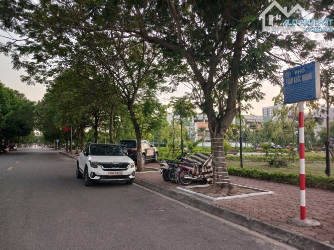 Bán nhà 4 tầng Kẻ Tạnh- Giang Biên- Long Biên. DT 75m2, MT 3.8m, đường ô tô, giá 9.5 tỷ
