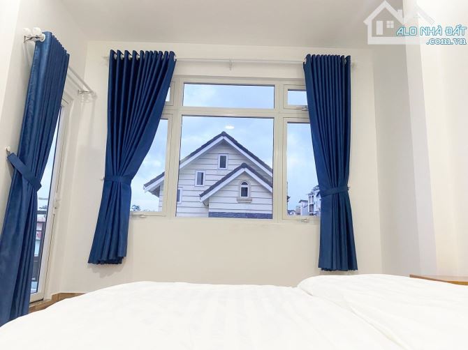 Căn hộ dịch vụ với 16 phòng, nguồn thu mỗi tháng 40 triệu tại trung tâm p4 - 12,5 tỷ