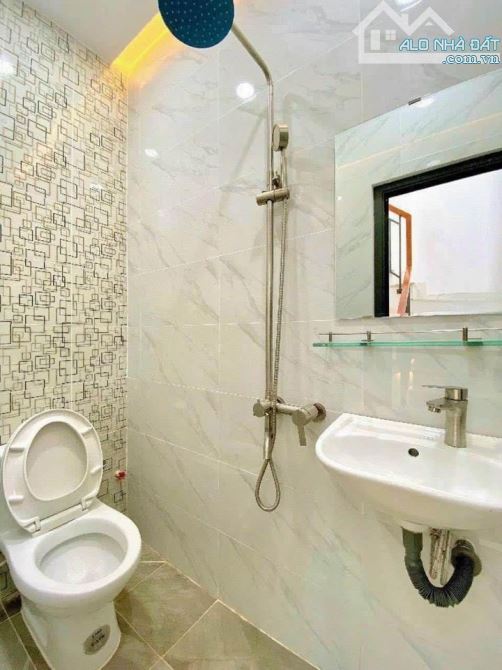 Nhà đầy đủ công năng, kết cấu 1 trệt 1 lầu, 2 phòng ngủ, 2wc Cắt giảm giá 500 triệu - 1