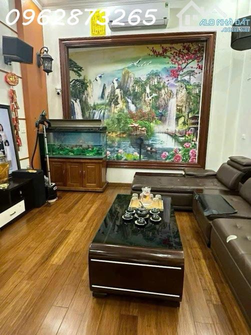 Bán nhà phường Giang Biên- Long Biên. Nhà 5 tầng, DT 45m2, đường ô tô, giá bán 7.6 tỷ - 1