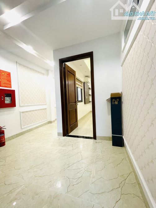TÒA VP MẶT PHỐ NGUYỄN HOÀNG, 8 TẦNG THÔNG SÀN, VỈA HÈ: DT 80M2 - MT 5M - GIÁ CHỈ 44.68 TỶ - 18