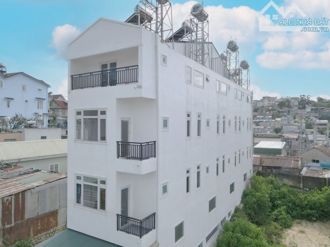 Căn hộ dịch vụ với 16 phòng, nguồn thu mỗi tháng 40 triệu tại trung tâm p4 - 12,5 tỷ - 2