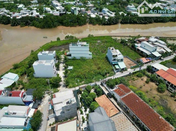 Lô đất 100m2 thổ cư ( 5m x 20m ) Nguyễn Bình  View sông thoáng mát Giá Chỉ 3,6 tỷ