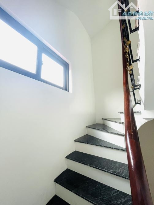 TÒA VP MẶT PHỐ NGUYỄN HOÀNG, 8 TẦNG THÔNG SÀN, VỈA HÈ: DT 80M2 - MT 5M - GIÁ CHỈ 44.68 TỶ - 3