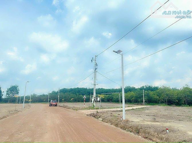 Kẹt tiền cần bán 4sào 300m2 đất Đồng Phú - 450TR - 3