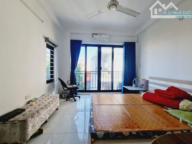 Bán nhà 4 tầng Kẻ Tạnh- Giang Biên- Long Biên. DT 75m2, MT 3.8m, đường ô tô, giá 9.5 tỷ - 3