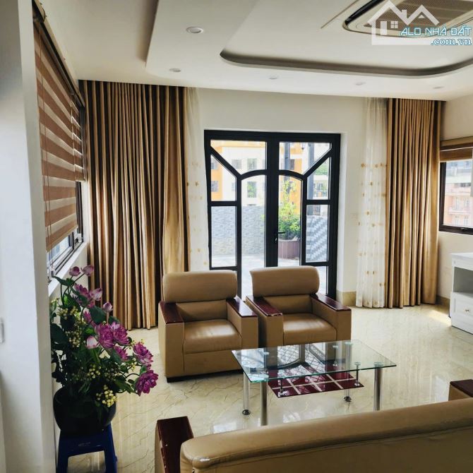 TÒA VP MẶT PHỐ NGUYỄN HOÀNG, 8 TẦNG THÔNG SÀN, VỈA HÈ: DT 80M2 - MT 5M - GIÁ CHỈ 44.68 TỶ - 8