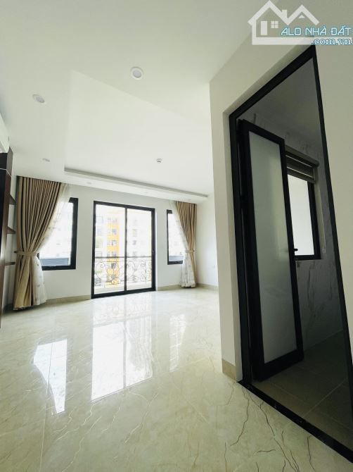 TÒA VP MẶT PHỐ NGUYỄN HOÀNG, 8 TẦNG THÔNG SÀN, VỈA HÈ: DT 80M2 - MT 5M - GIÁ CHỈ 44.68 TỶ - 9