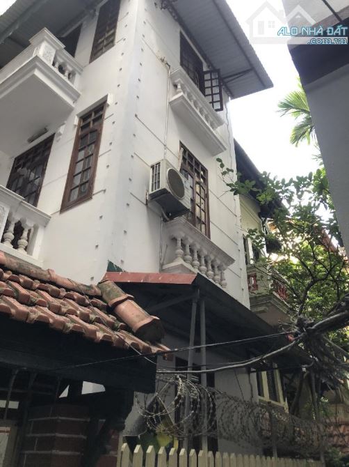 YÊN HOÀ_BIỆT THỰ NGỦ TRONG PHỐ_ĐẸP NHƯ CÔNG CHÚA_XEM LÀ MÊ_75M2 NHỈNH 10 TỶ
