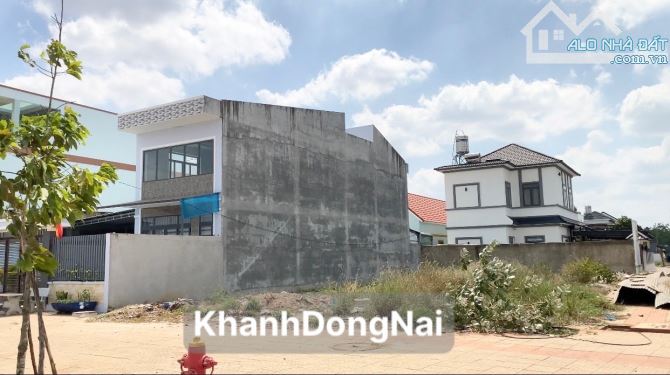 Hiếm!Ngộp!200m2 ngay Cổng chính Sân bay Long Thành, MT trục thông QL51, cách SB 1km, 1,3ty