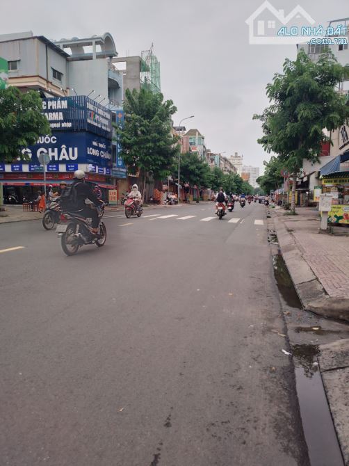 Trung tâm đường Tân Sơn Nhì, Q Tân Phú, hẻm nhựa 12m có vỉa hè, DT 80m2, 2 lầu chỉ 11,5 tỷ