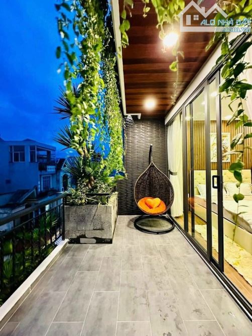 Tôi cần bán gấp căn 70m2 đường số 6, Thủ Đức. Có sổ sẵn, đường 6m. Bán nhanh giá 5,9 tỷ - 10