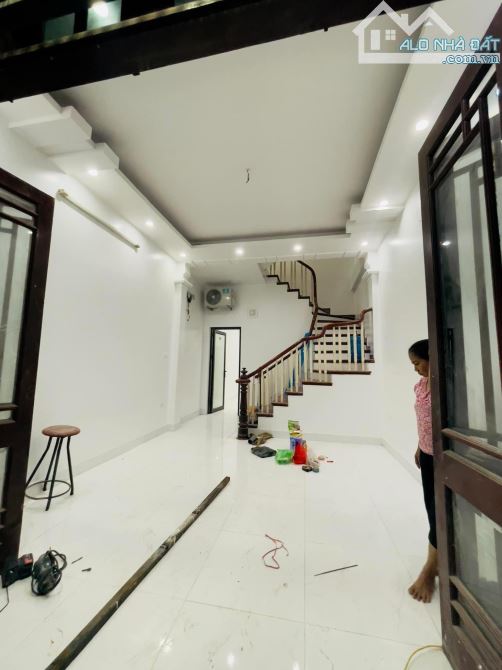 Bán nhà Minh Khai 57m2, 4T, MT 4m 6 phòng cho thuê, vị trí đẹp. Giá 7.75 tỷ - 2