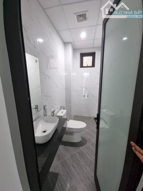 Cho thuê nhà mặt phố Tố Hữu, HÀ Đông, Hà Nội.Dt 80m2x6 tầng, mt 6m, có thang máy, giá 60tr - 1