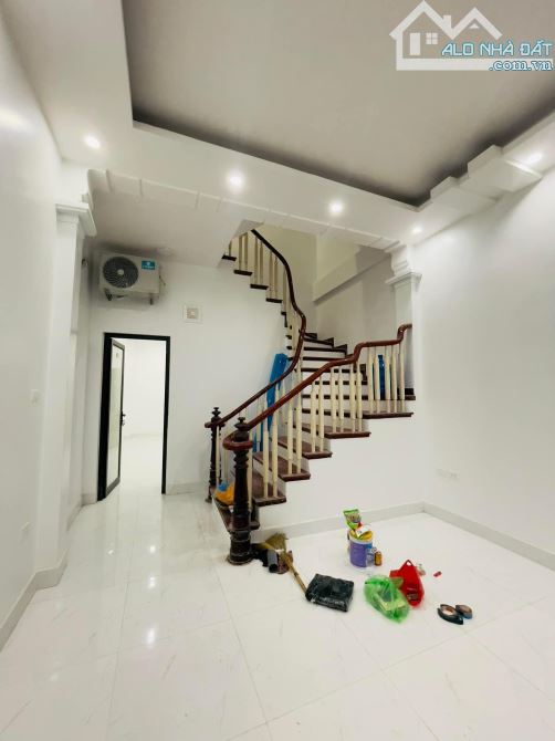 Bán nhà Minh Khai 57m2, 4T, MT 4m 6 phòng cho thuê, vị trí đẹp. Giá 7.75 tỷ - 3