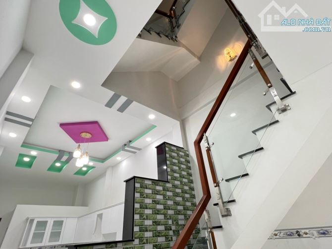 Bán nhà 4 lầu Lương Văn Can Q8 , 85m2 , hẻm xe hơi , nhà mới ở ngay , nhỉnh 5 tỷ - 3