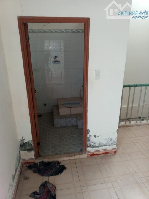 Cho thuê nhà 3 tầng khu Hồng Phát có sân rộng 10 triệu - 6
