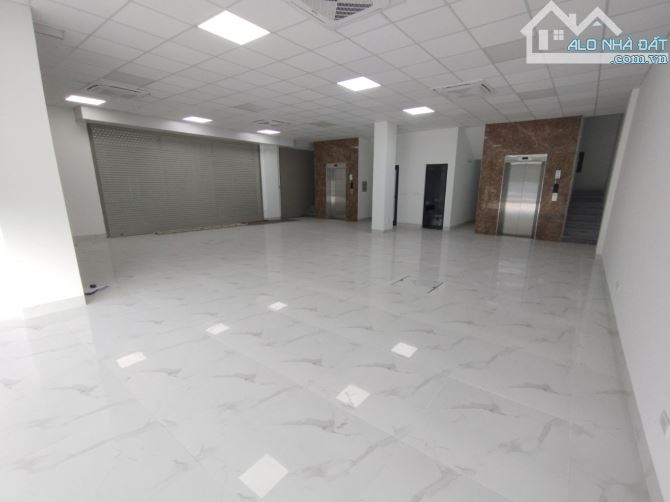Cho thuê nhà mặt phố Tố Hữu, HÀ Đông, Hà Nội.Dt 80m2x6 tầng, mt 6m, có thang máy, giá 60tr - 6
