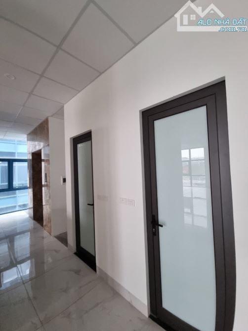 Cho thuê nhà mặt phố Tố Hữu, HÀ Đông, Hà Nội.Dt 80m2x6 tầng, mt 6m, có thang máy, giá 60tr - 9