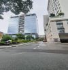 Bán căn hộ cao cấp Skyline 36 Hoàng Cầu, DT 130m², 3 ngủ, 2 wc. Giá chào 10.5 tỷ.