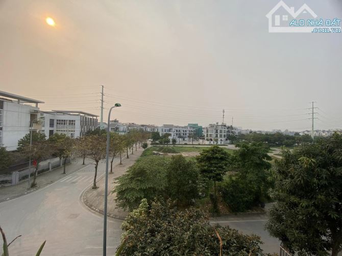 Hiếm! Bán căn Biệt thự góc VIEW vườn hoa, đẹp nhất dự án. Diện tích: 134m2. MT: 21m - 2