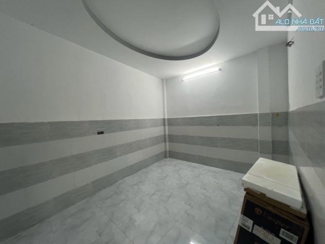 Nhà riêng RỘNG_RẺ_RÕ RÀNG PHÁP LÝ tại Nguyễn Thanh Tuyền, 50m2*2T, ngang 4.2, ô tô đỗ - 1