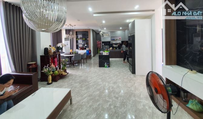 Bán Nhà 2Măt Tiền Ngang 11m Đường N1 KDC D2D P. Thống Nhất, Biên Hoà, 600m2 Giá 35 tỷ - 1
