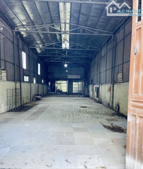 Cho thuê 300m2 sẵn văn phòng cont vào đc gần kdt đô nghĩa - 3