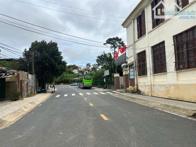 KHUÔN ĐẤT 300M2 XÂY KHÁCH SẠN NGAY TRUNG TÂM CÁCH HỒ XUÂN HƯƠNG CHỈ 1KM - 4