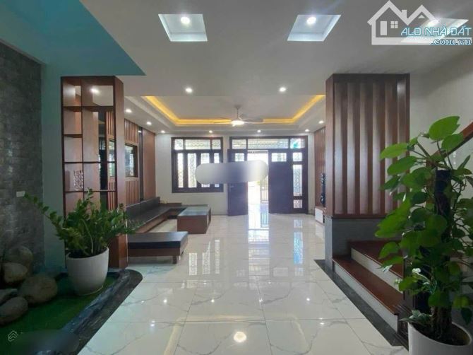 Cho thuê mặt phố Trần Quốc Hoàn Cầu Giấy, mặt tiền hơn 7m DT 56m2 x 5,5T thông sàn 35tr - 4