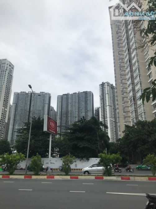 MT ĐỐI DIỆN LANDMARK 81, KẾ Q1, NGUYỄN HỮU CẢNH, 95 M2, 5 TẦNG,THANG MÁY, 30 TỶ TL