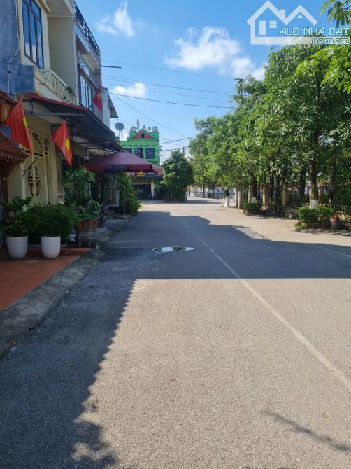 Bán đất Bờ Hồ Bích Động, Thị xã Việt Yên. 106m2 - MT 5,3m. Đường 16m. Giá 3,6tỷ - 1