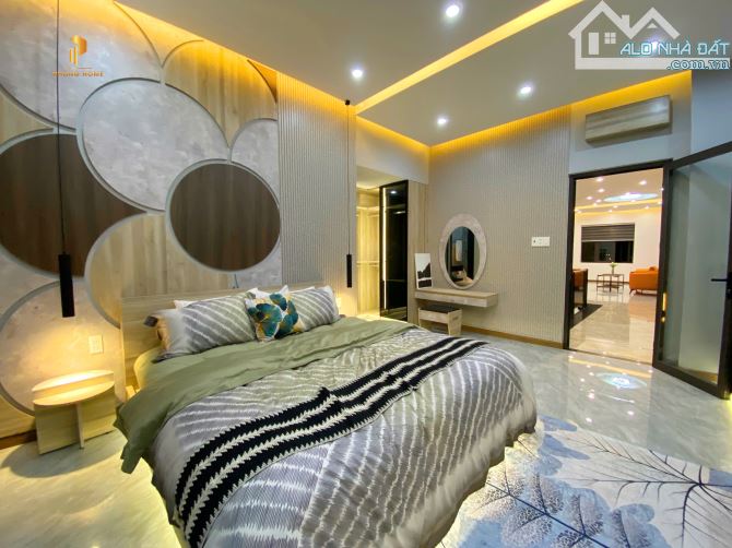 Cần Bán Căn Villa 3 Tầng Vị Trí Nằm Gần Biển Cực Thoáng Mát - 1