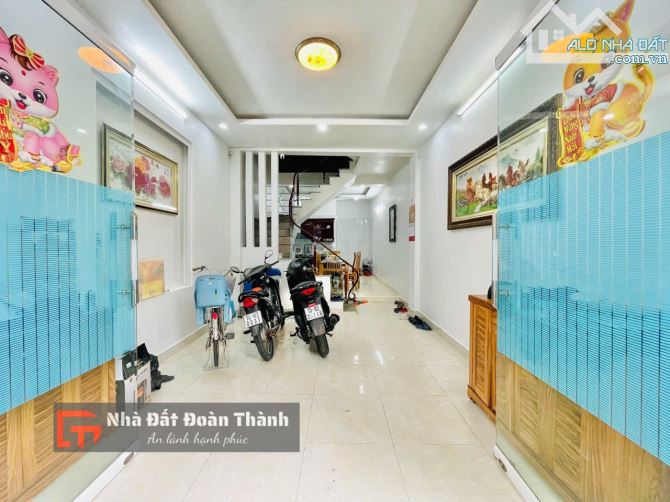 50m2 nhà 4 tầng dân xây độc lập phố Hồ Sen, Lê Chân - 1