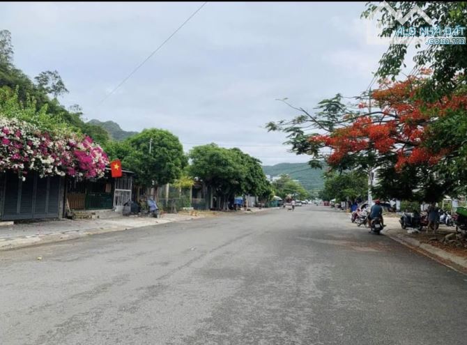 Bán đất mặt tiền đường Trần Khắc Chân - Hòn Sện - Vĩnh Hoà  - Nha Trang - DT 92m2 - 1