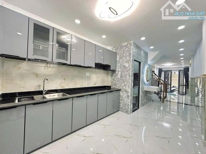 BÁN GẤP nhà Sư Vạn Hạnh, Phường 6, Quận 10, Giá 2Tỷ250, 48m2, SHR - 2