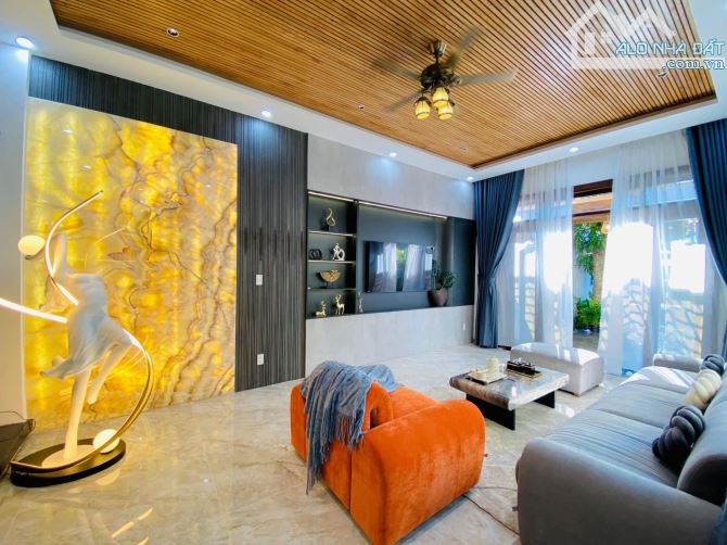 VILLA ĐẸP NGAY MẶT BIỂN, 50 BƯỚC CHÂN CHẠM BIỂN CHỈ 14.5 TỶ - ĐANG VẬN HÀNH THU 50TR/THÁNG - 10